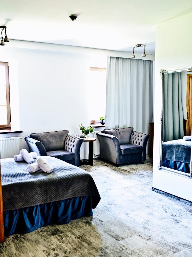 Bed and Breakfast Dwor Karwacz Przasnysz Exterior foto