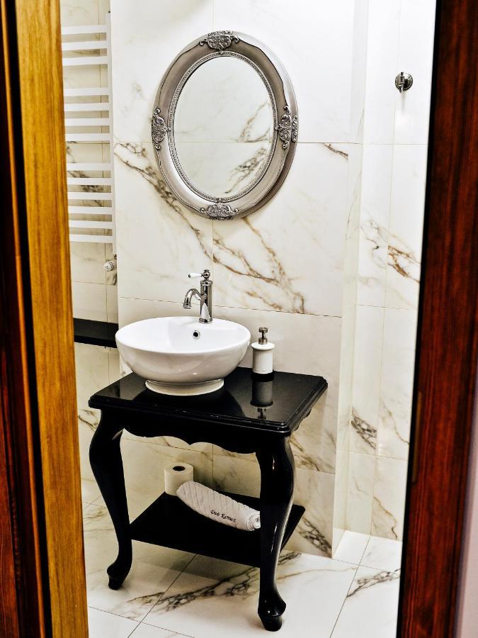Bed and Breakfast Dwor Karwacz Przasnysz Exterior foto