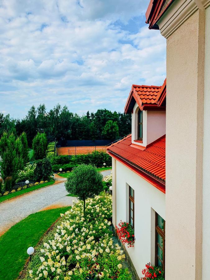 Bed and Breakfast Dwor Karwacz Przasnysz Exterior foto
