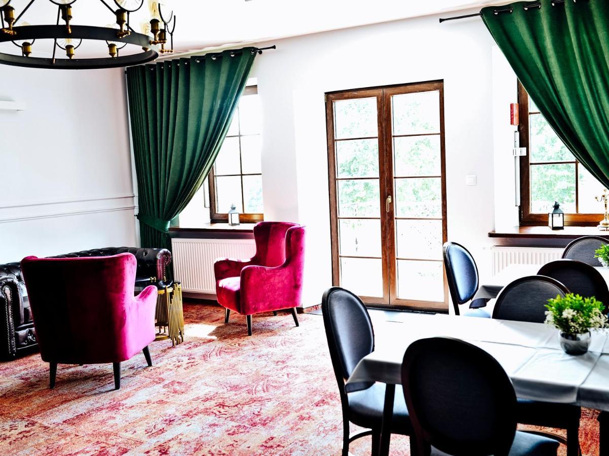 Bed and Breakfast Dwor Karwacz Przasnysz Exterior foto