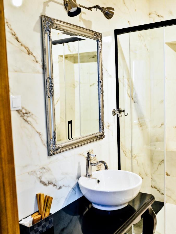 Bed and Breakfast Dwor Karwacz Przasnysz Exterior foto