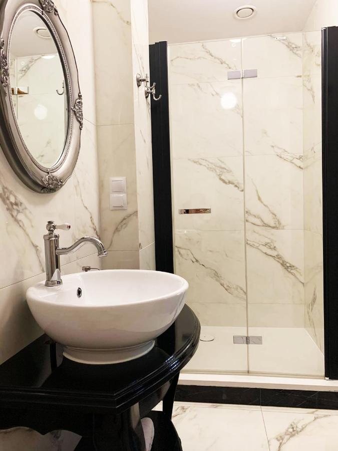 Bed and Breakfast Dwor Karwacz Przasnysz Exterior foto